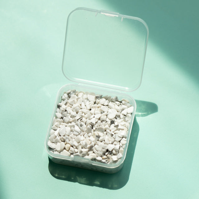 Howlite Gemstone Chips